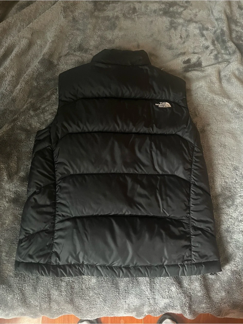 The North Face Black 550 Down Puffer Vest. Size Large. Great condition.
